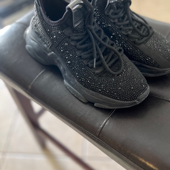 Maxima Black - Picture 2 of 2